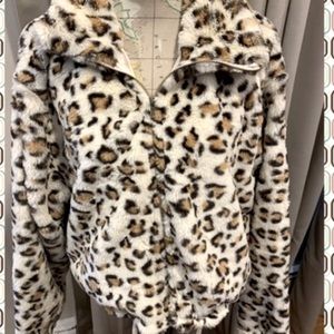 Cropped faux fur leopard jacket